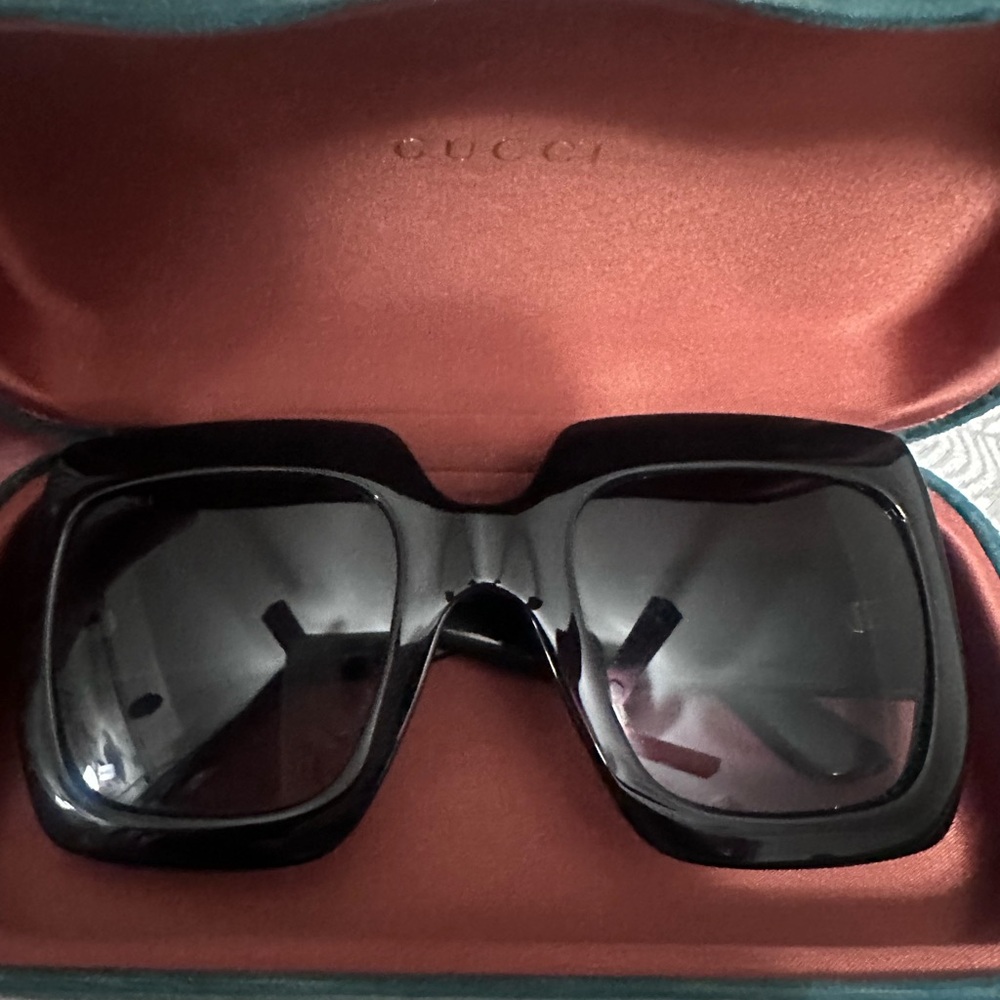 Gucci Glossy Black Sunglasses